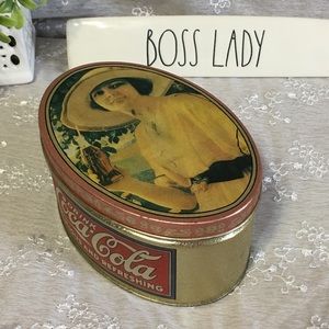 COLLECTOR’S Vintage coke Coca Cola Tin Box Decor